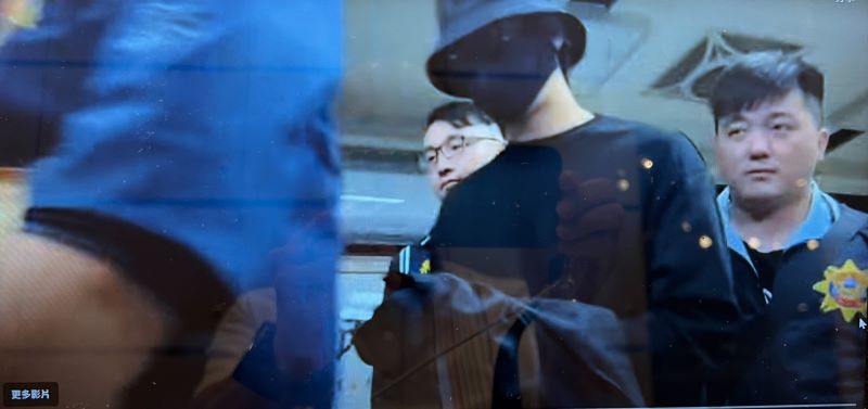 《圖說》今日遭拘提4名藝人均坦承涉「閃兵」,警詢後已於下午依偽造文書、妨害兵役罪嫌移送新北地檢署偵辦。〈取自電視〉