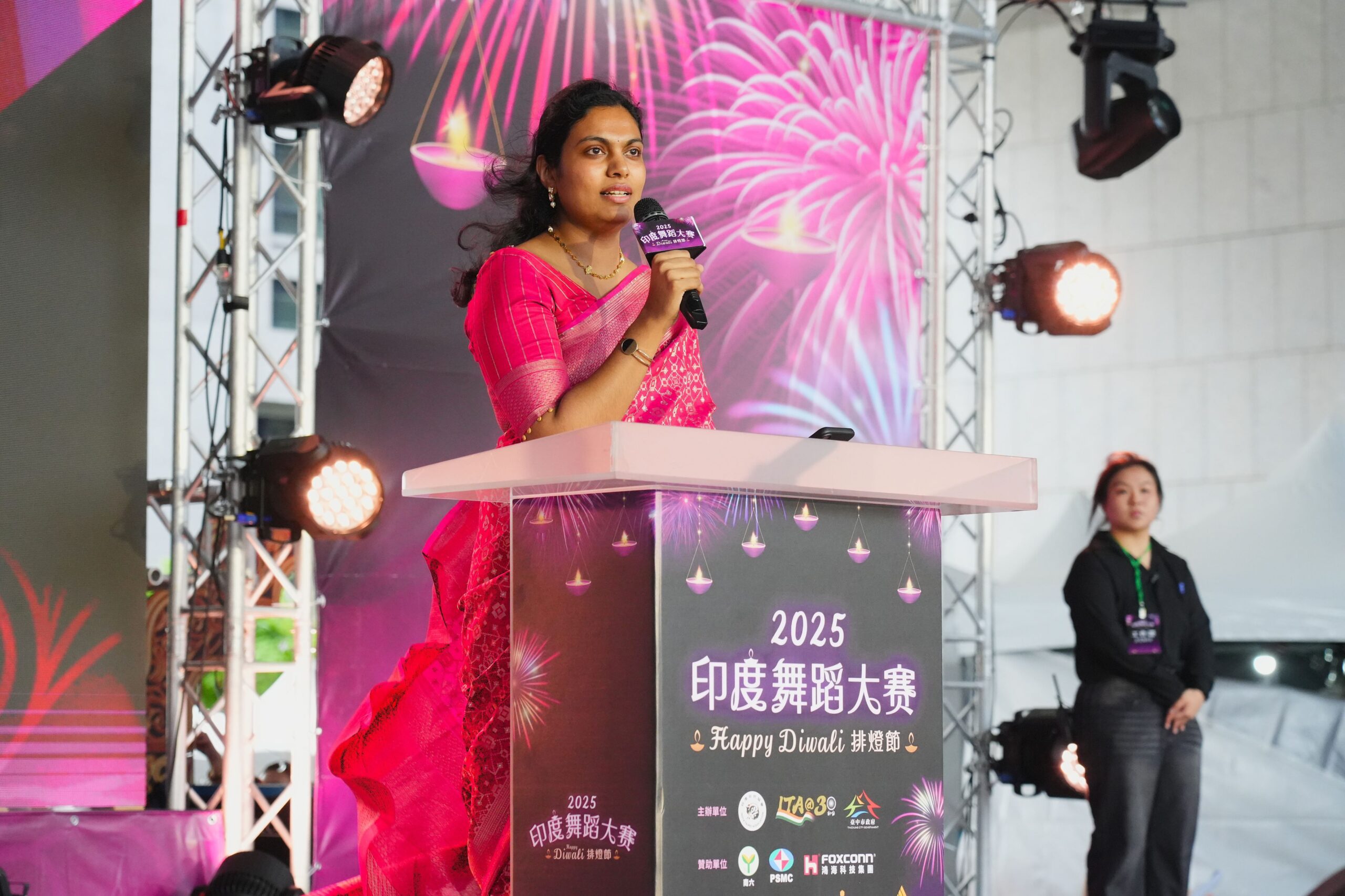 排燈節慶典移師台中! 首屆印度舞大賽high翻全場 黃副市長:持續深化台印友誼 排燈節慶典移師台中! 首屆印度舞大賽high翻全場 黃副市長:持續深化台印友誼