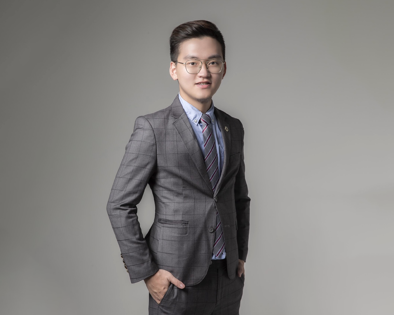 年倫窗飾創辦人彭尉倫,才28歲已經創業10年,並且站穩業界。圖/年倫窗飾提供