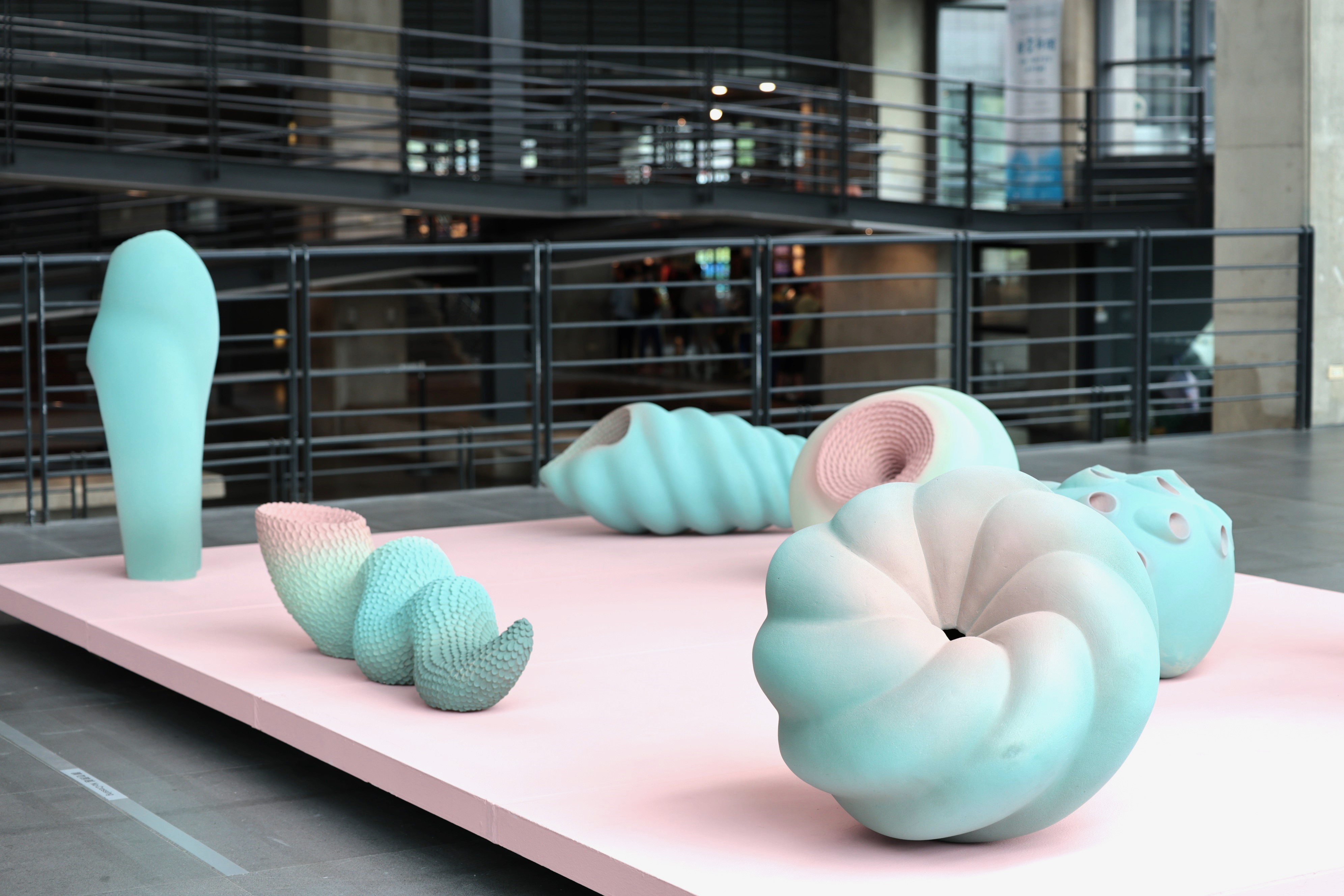 「殼居—烏列爾·卡斯皮個展」陶博館登場！漂浮的貝殼、閃耀的陶瓷超吸睛 - https://www.watchmedia01.com