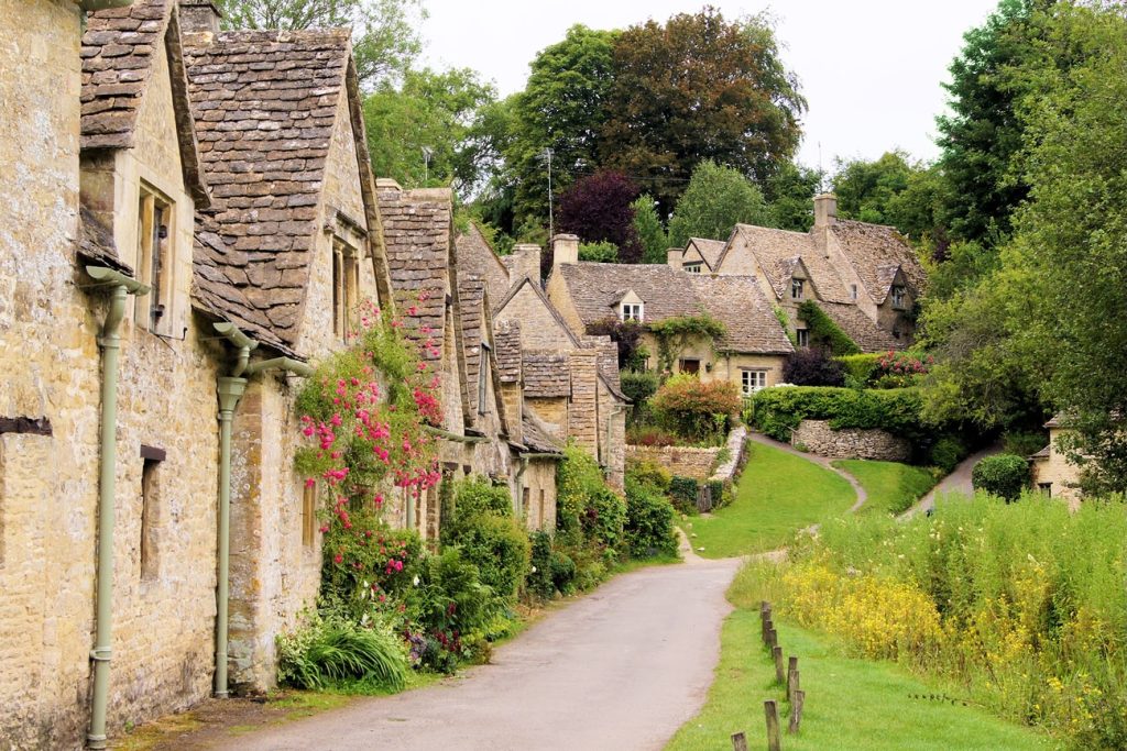 No 250017-9 Cotswolds 來源 Cotswolds Adventures - 報新聞 Mega News
