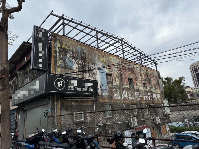 《圖說》拆除過程和平順利，圓滿完成。〈新莊分局提供〉