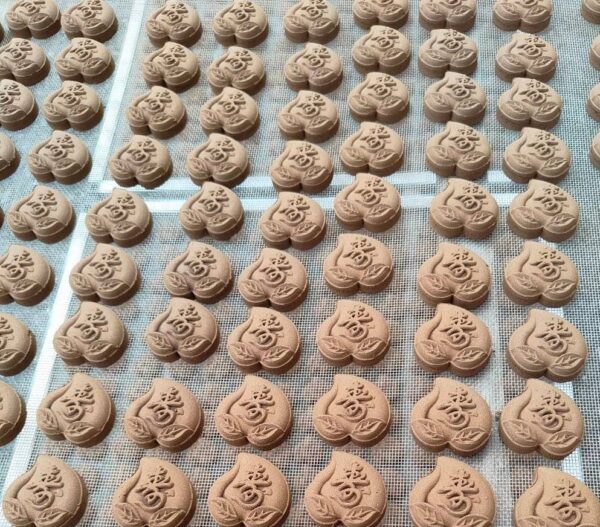 四十餘年守一縷香氣　香師曾老師融合傳統與創新續寫製香新篇章。圖／香師曾老師