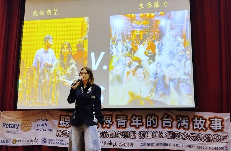 《圖說》來自德國的交換生陳昕悅分享，在台灣體驗農曆大年初一到廟裡搶頭香的文化經驗。〈教育局提供〉